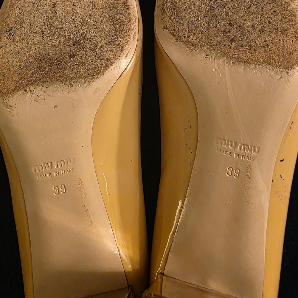 MIU MIU Patent leather Pumps. Size 39 (US 9) - Picture 7 of 12